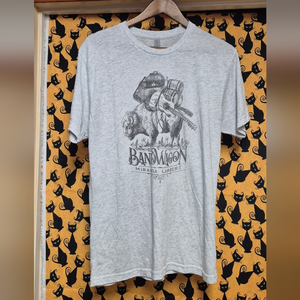 Miranda Lambert Gray Bandwagon Graphic T-Shirt - Picture 2 of 8